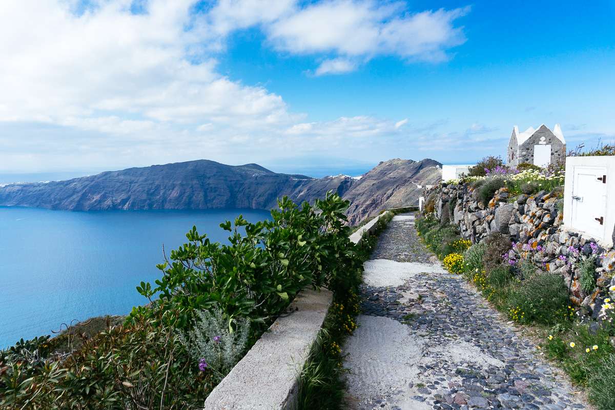 Hiking trail from Fira to Oia, Santorini, Greece