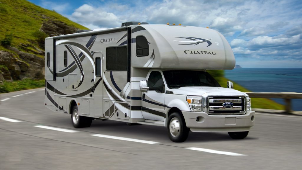 Small RV vs Big RV - Our Verdict For Your Road Trip | TouristSecrets