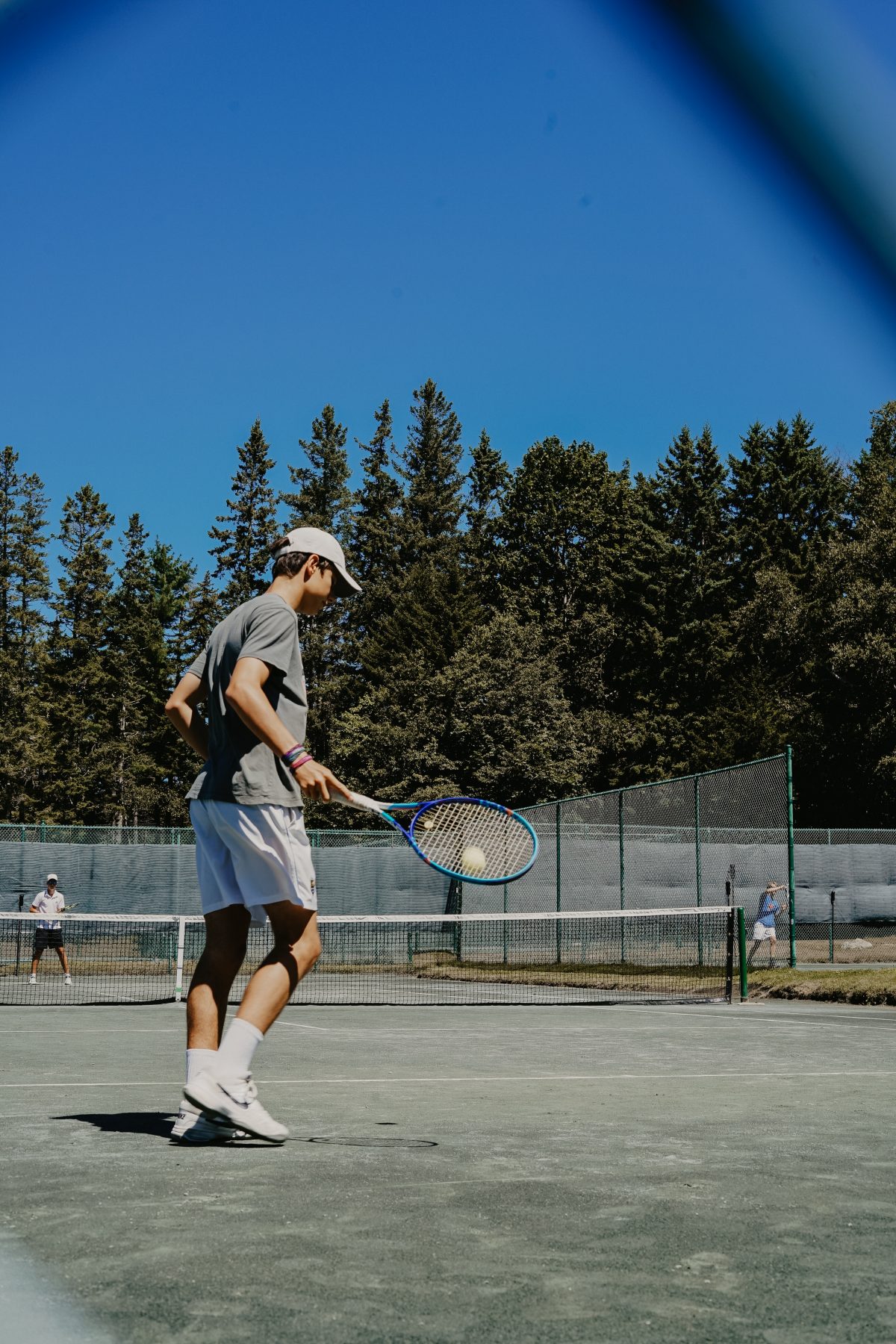 Get in a round of tennis, basketball or bocce or simply hang out at Myrtle Beach, building sandcastles, flying kites and swimming or surfing in the Atlantic