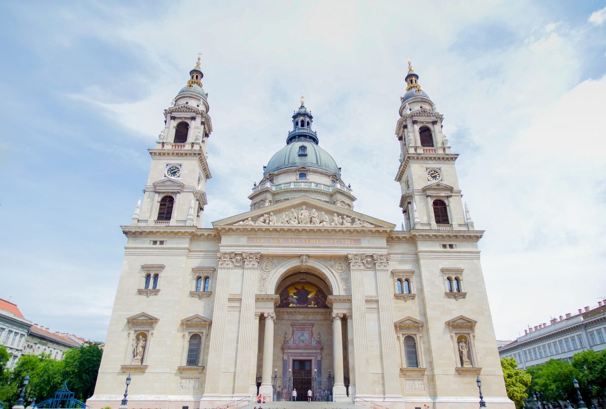 St Stephen’s Basilica’s neoclassical exteriors are graced by elegant dome and bell towers, making it an essential cultural landmark in Budapest 