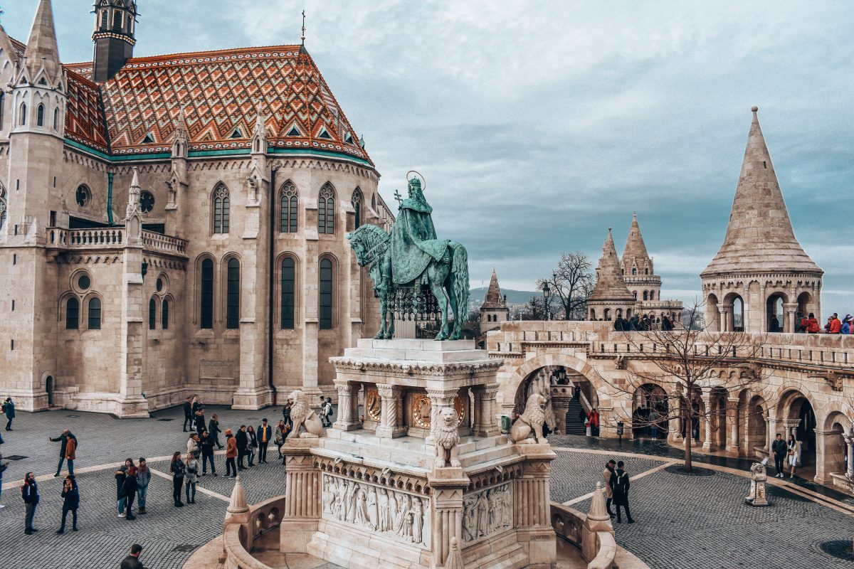 Resembling a huge monument with its seven towers, broad stony terrace and medieval statues, some might say that the Fisherman’s Bastion looks like a place right out of a fairytale