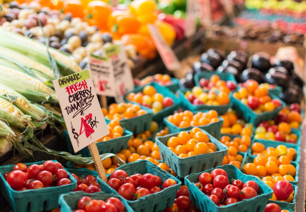 One of the biggest fresh produce markets in California, Anaheim Farmer’s Market not only sells vegetables, fruits, and tasty gourmet foods, but also entertainment and crafts