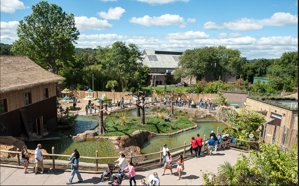 Feature_Pittsburgh Zoo Pittsburgh Zoo, spanning 77 acres of parkland, exhibits more than 4,000 animals of 475 different species, including 20 endangered and threatened species