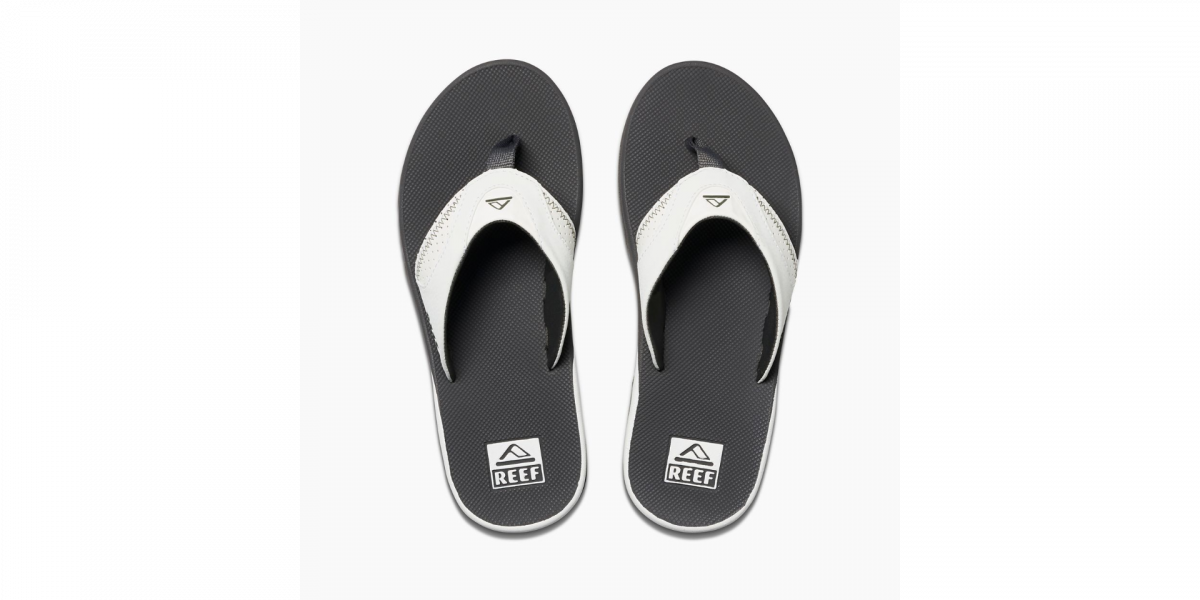 TouristSecrets | What Are Reef Sandals 