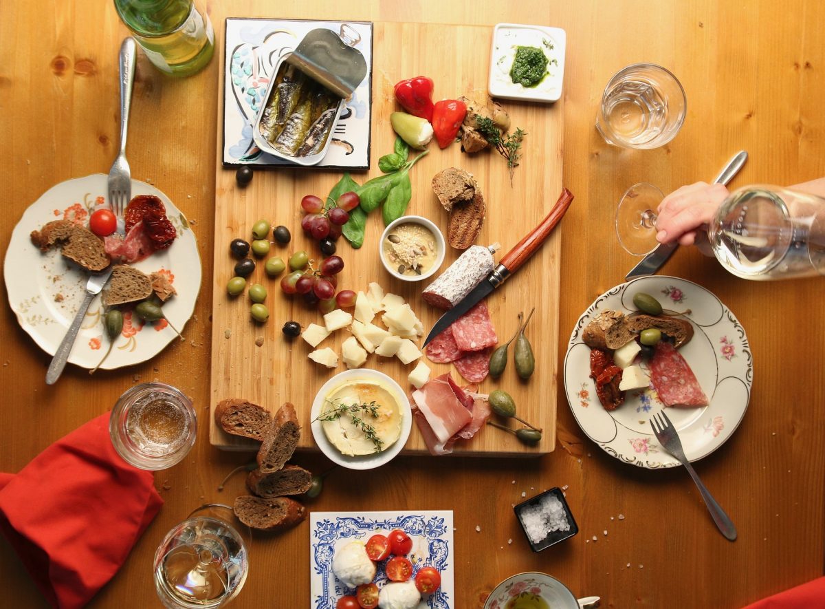 dinner-3425334_1920 Tapas, Spain