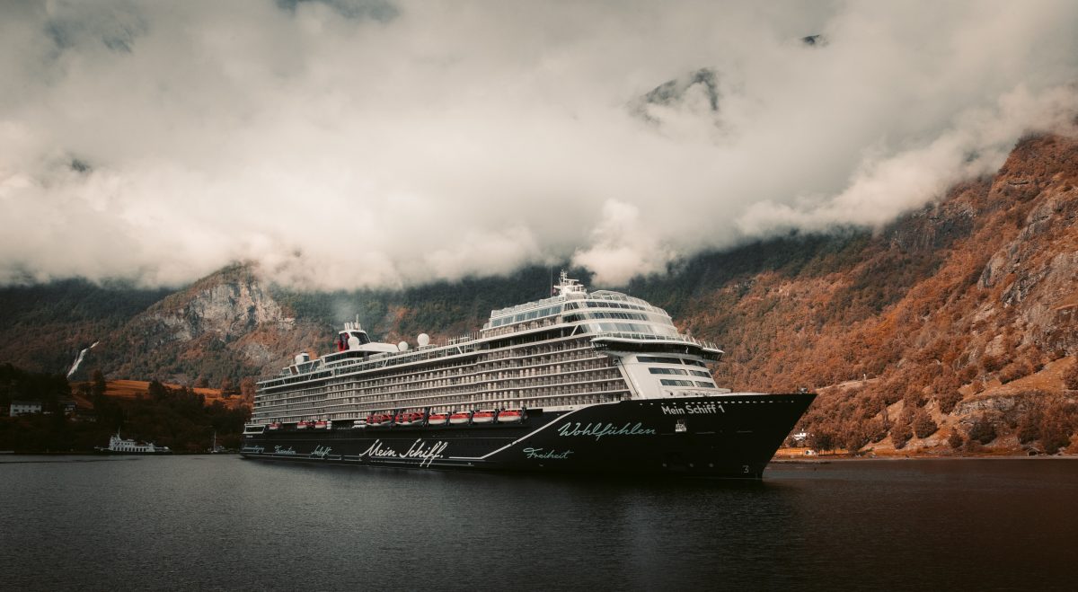 Norwegian Cruise Ship cruising