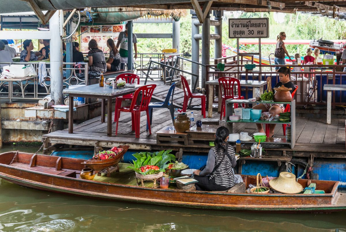 Floating restaurant Taling Chan floating market