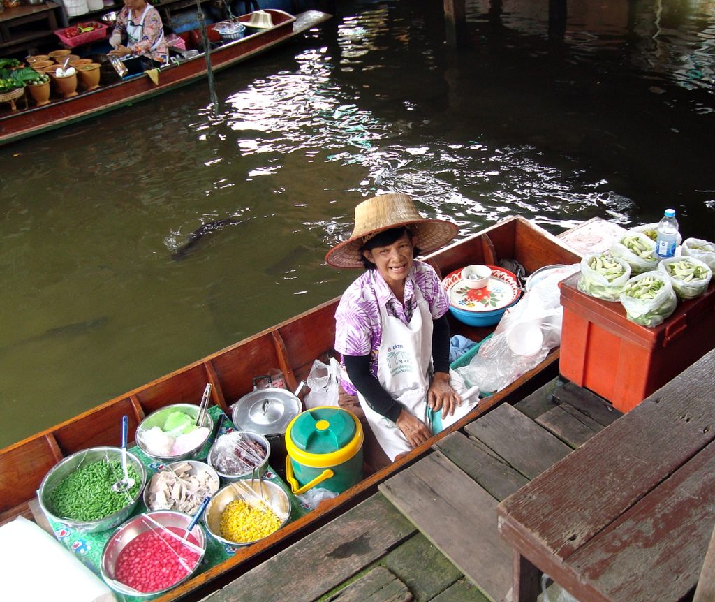 Taling Chan floating market