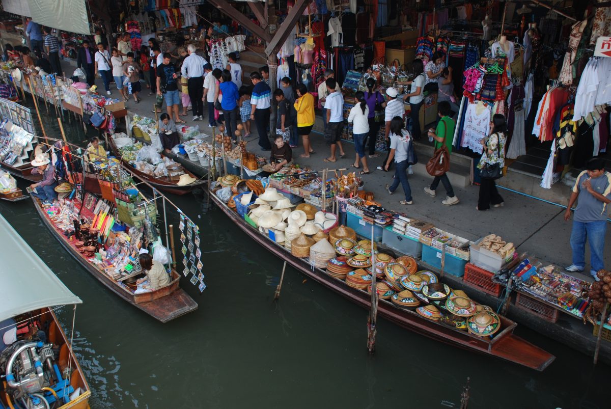 Crowded floating market in Thailand Crowded floating market in Thailand