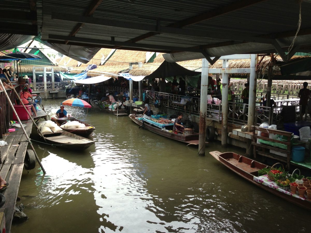 Taling Chan boats