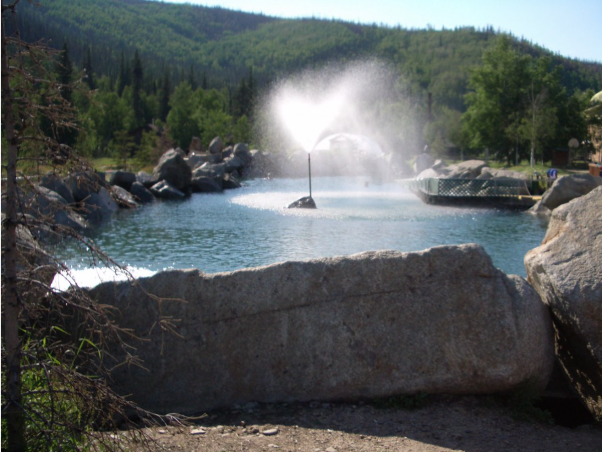 In contrast to the active, adrenaline-pumping activities that are offered everywhere around Alaska, the gorgeous Chena Hot Springs Resort provides ample opportunities for rejuvenation and relaxation.