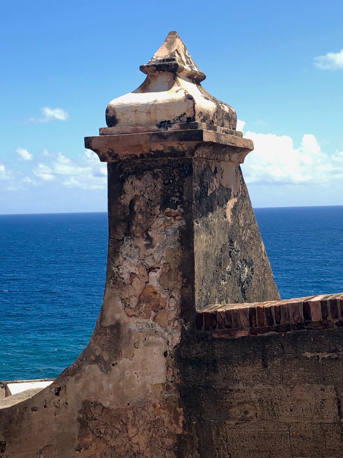 Old Architecture of El Morror San Juan against sea backdrop 