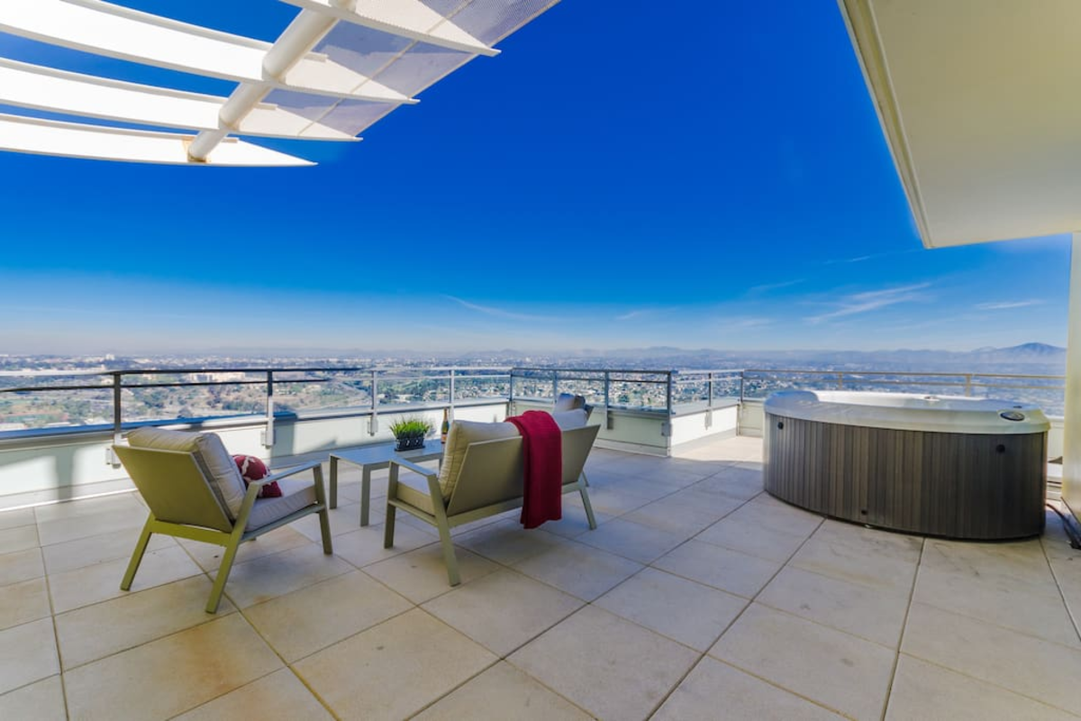 This Airbnb San Diego penthouse can fulfill all your fantasies about living life like a Hollywood celebrity