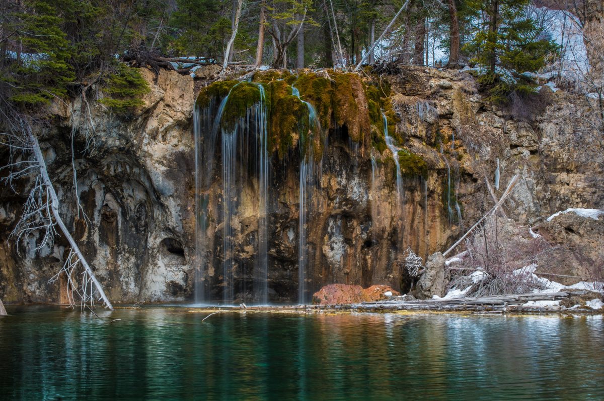 Beautiufl scenery at Hanging Lake Trail