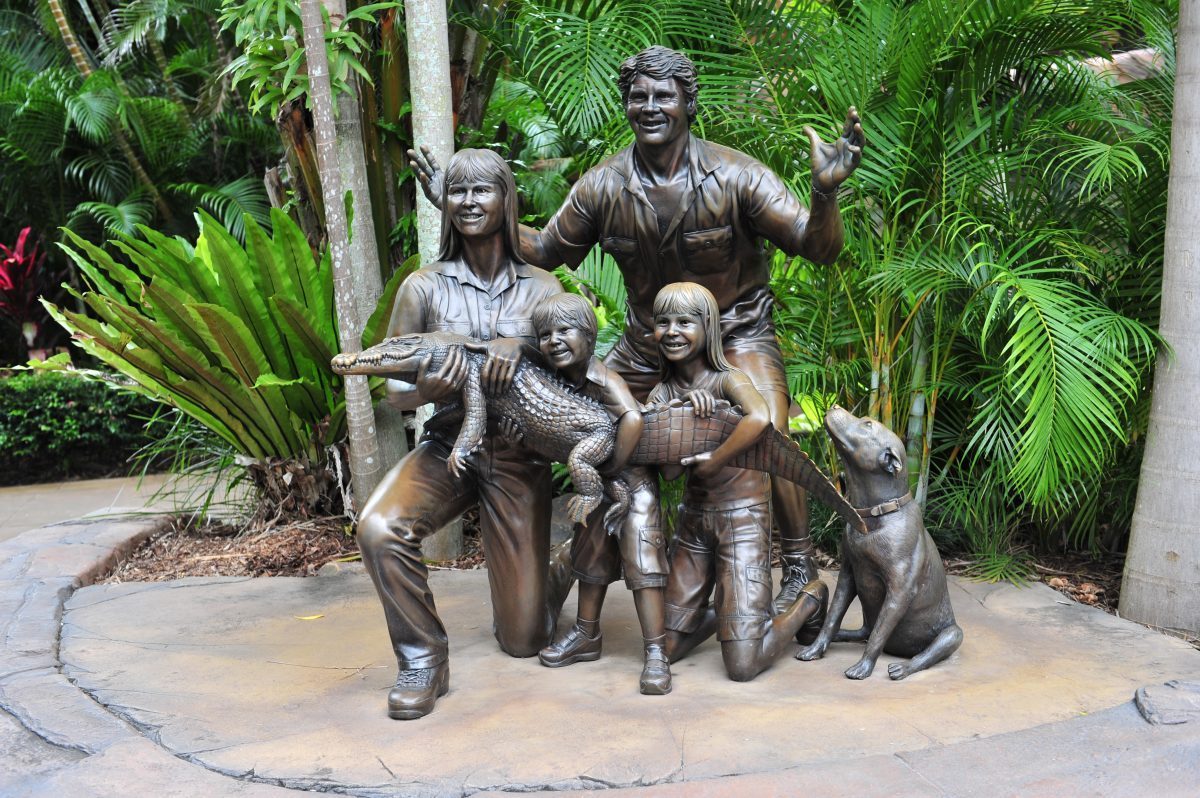 Everything You Need To Know About The Australia Zoo Statue of the Irwin family at Australia Zoo 17March2010 e1563504479170 - Everything You Need To Know About The Australia Zoo