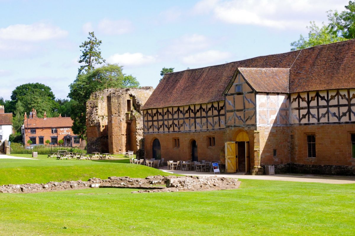 A place to eat at Kenilworth Castle tea room