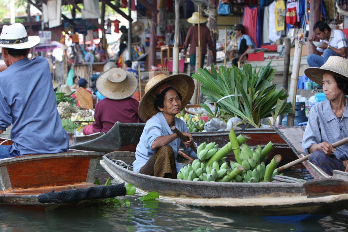 Locals selling at Khlong Lat Mayom