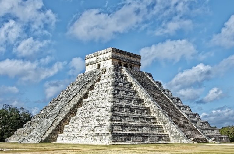 Viewing The Mayan Ruins Near Cancun | TouristSecrets