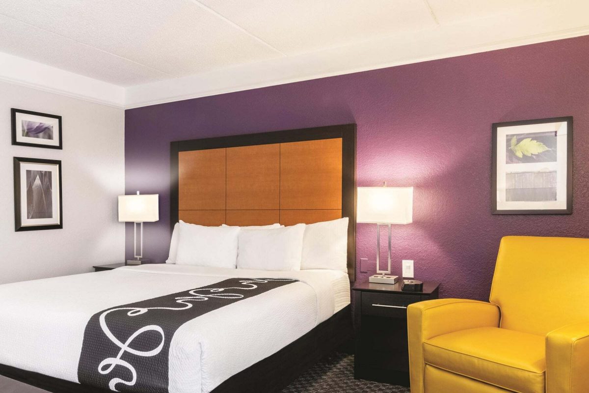 La Quinta Inn & Suites by Wyndham Orlando Airport North