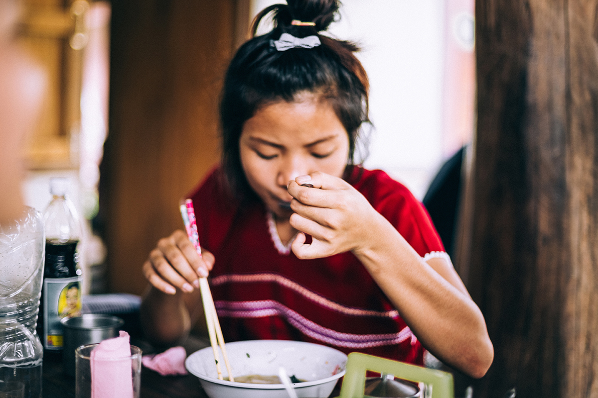 VIDEO: Eating in Japan: How to properly use chopsticks