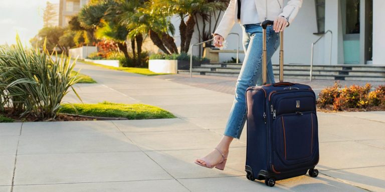 How To Choose The Best Carry On Luggage? | TouristSecrets