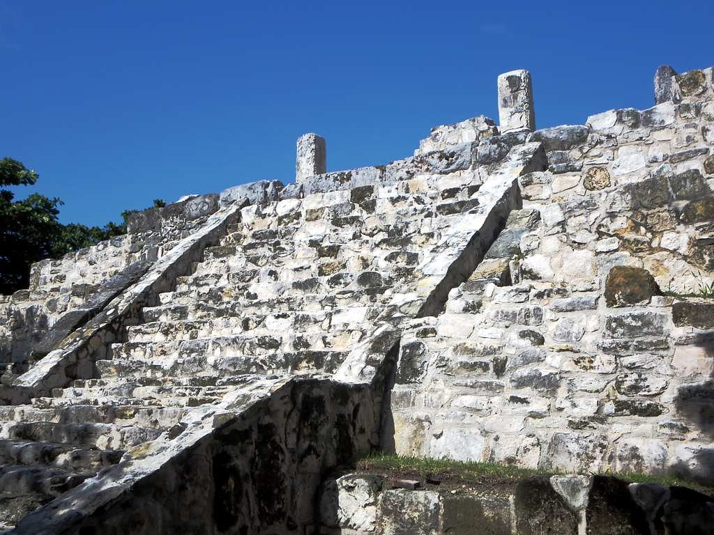 A structure in San Miguelito ruins, one of the Mayan ruins in Cancun.