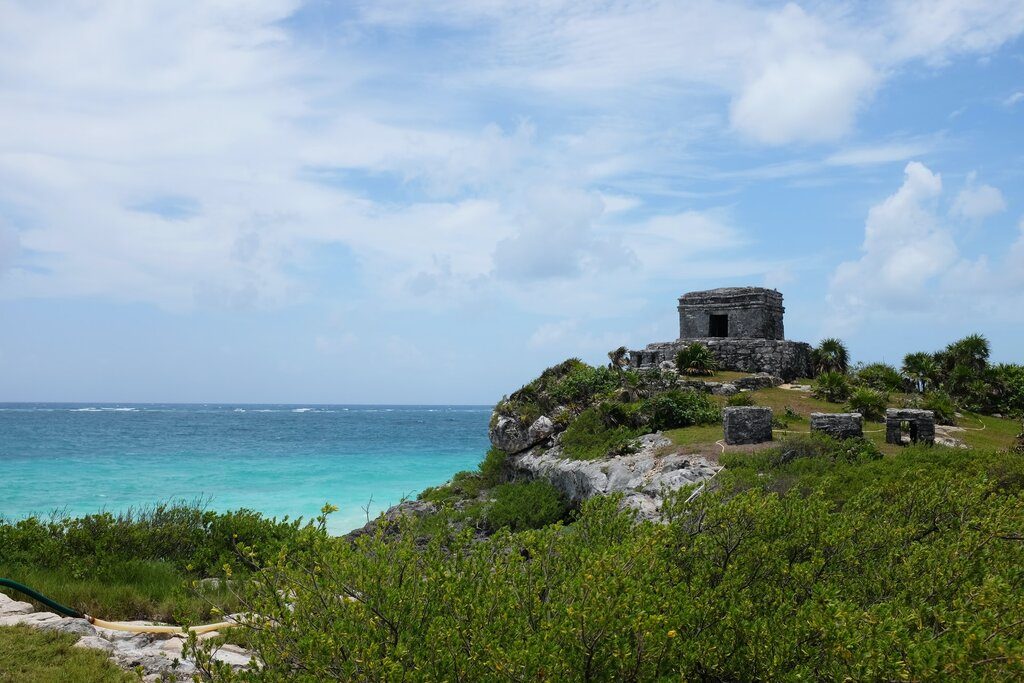 Tulum ruins overlooking the ocean