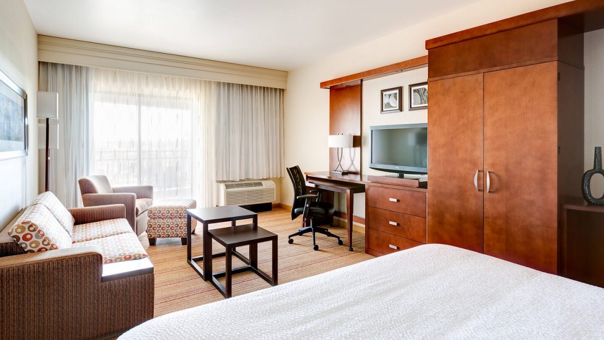 Executive King Guest Room at the Courtyard Marriott Scottsdale Salt River