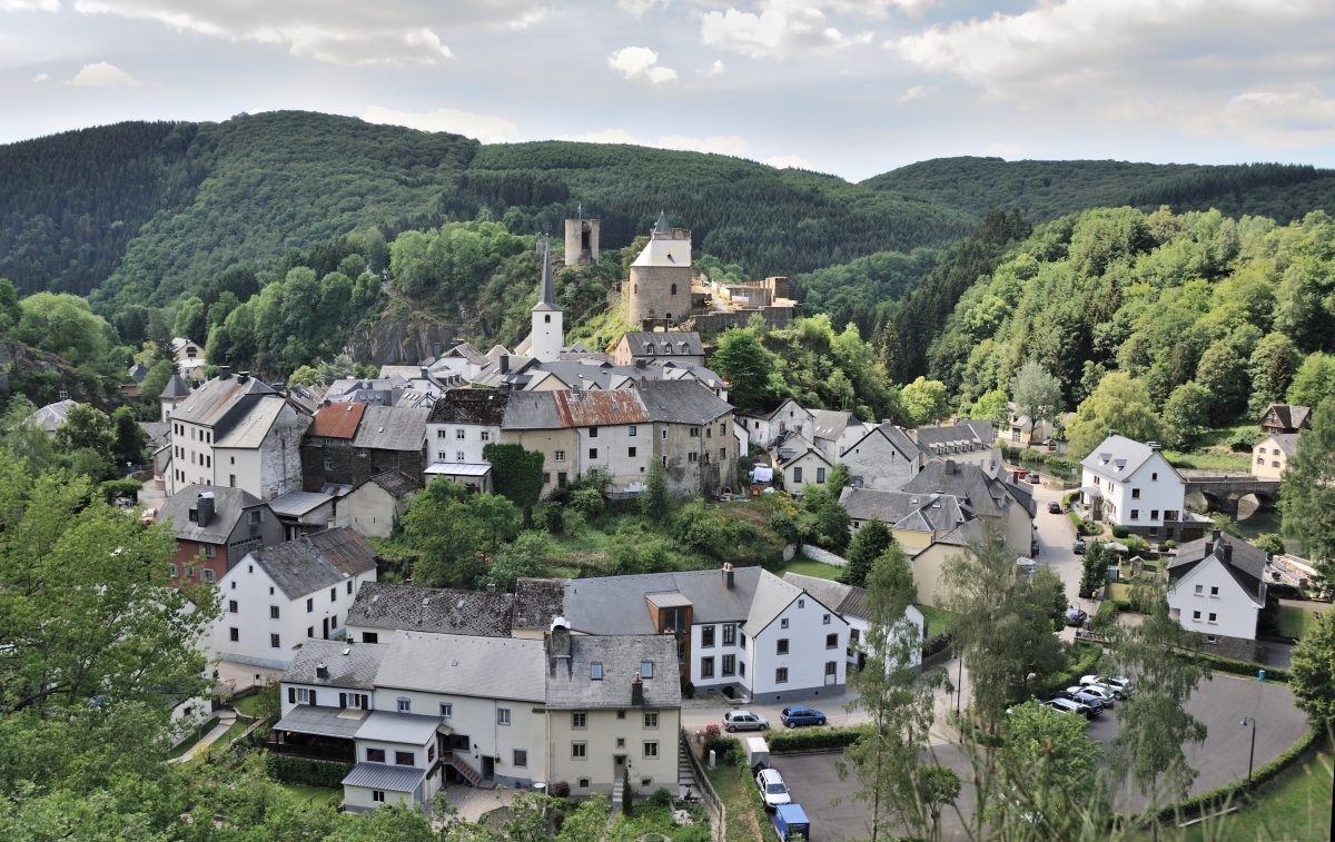 One place that will certainly stand out from anything else during your trip to Luxembourg is Esch-sur-Sûre. 