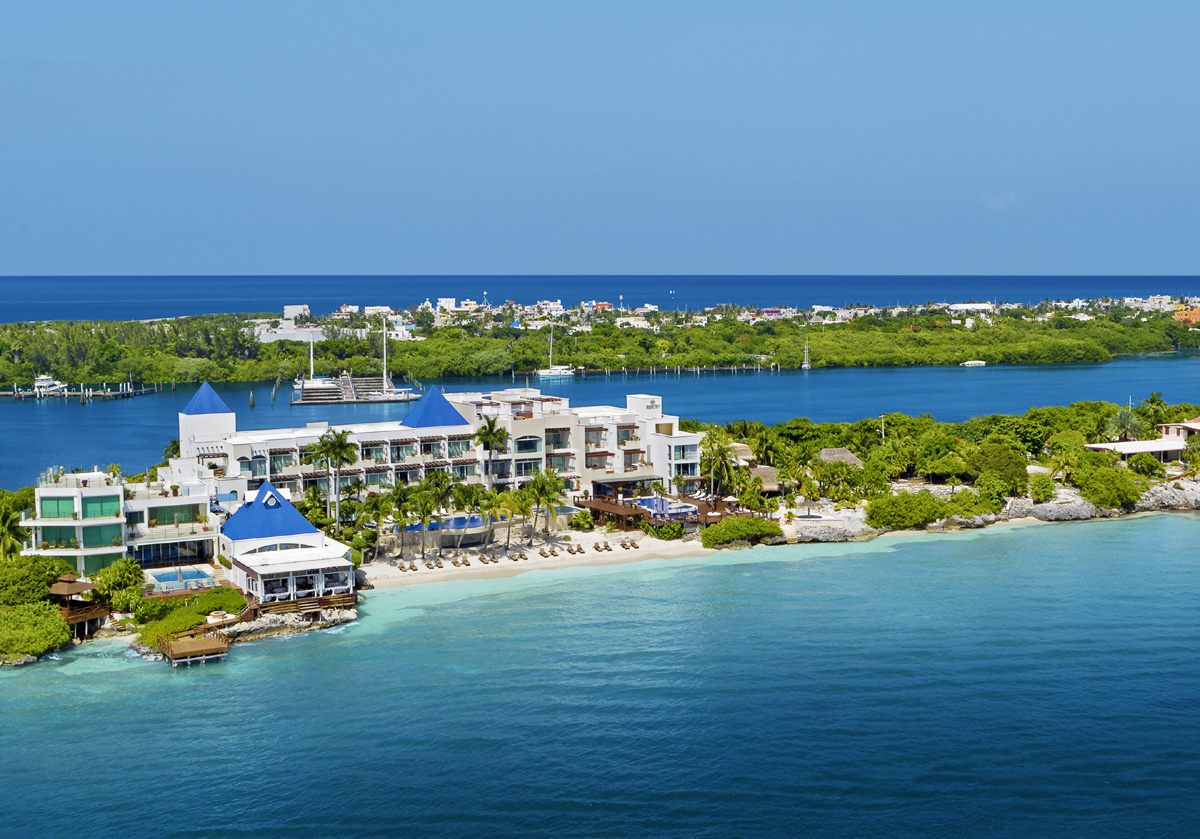 wide angle shot of the complete exterior of the Zoëtry Villa Rolandi Isla Mujeres Cancun