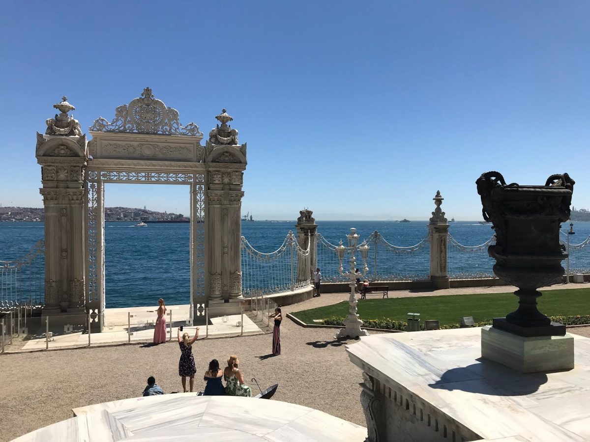 dolmabahce-palace-bosphorous-gate dolmabahce-palace-bosphorous-gate