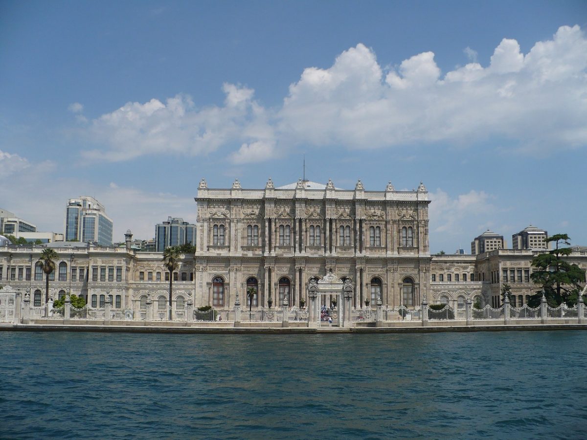 dolmabahce-palace-from-bosphorous dolmabahce-palace-from-bosphorous