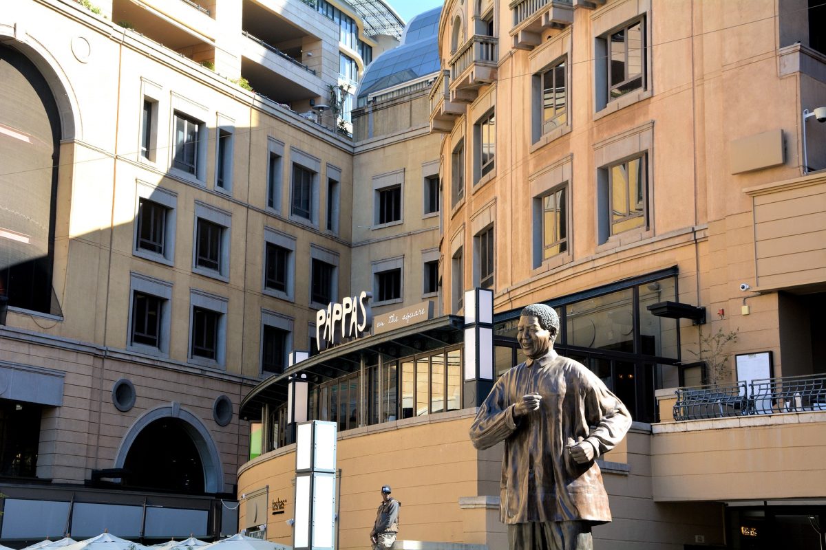 photo of the Nelson Mandela statue in Johannesburg