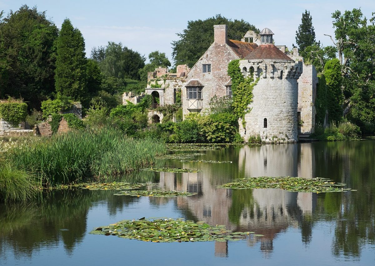 old castle, scotney castle