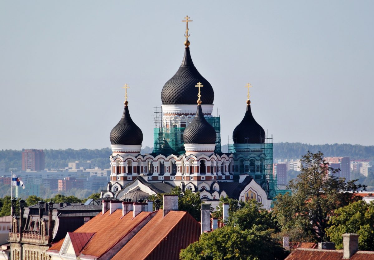 The main landmark of Toompea is the St. Alexander Nevsky Cathedral. This spectacular, onion-domed cathedral, was built in the 19th century and it is the main Russian Orthodox Cathedral in Estonia.