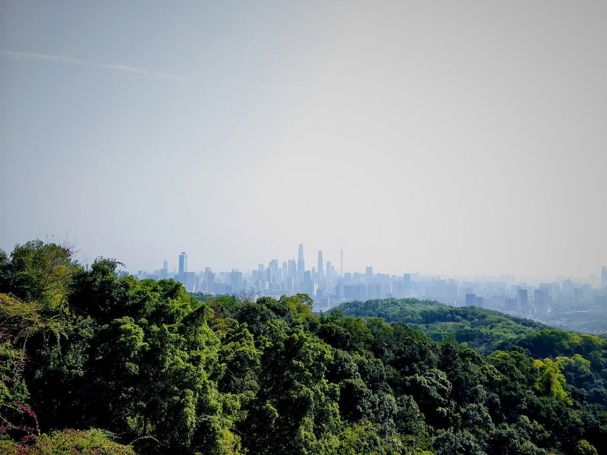 With 30 peaks, the Baiyun Mountain, also known as the White Cloud Mountain, is a beautiful place to visit when you're in Guangzhou. With 30 peaks, the Baiyun Mountain, also known as the White Cloud Mountain, is a beautiful place to visit when you're in Guangzhou.