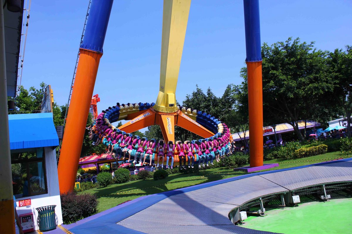 Comprising of a series of theme parks, a safari park and a water park, Chimelong Paradise is sometimes considered as the Chinese equivalent of Disneyland. Comprising of a series of theme parks, a safari park and a water park, Chimelong Paradise is sometimes considered as the Chinese equivalent of Disneyland.