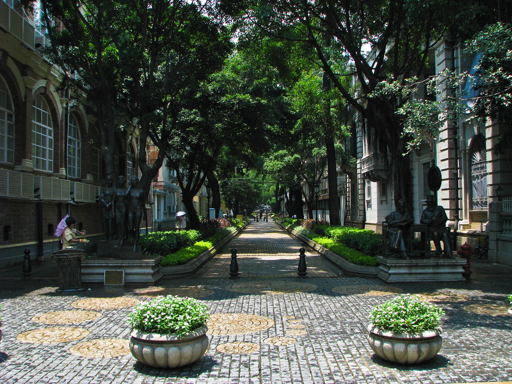 Located in the Liwan District of Guangzhou, Shamian Island is the ideal destination to escape the busy streets of Guangzhou. Located in the Liwan District of Guangzhou, Shamian Island is the ideal destination to escape the busy streets of Guangzhou.