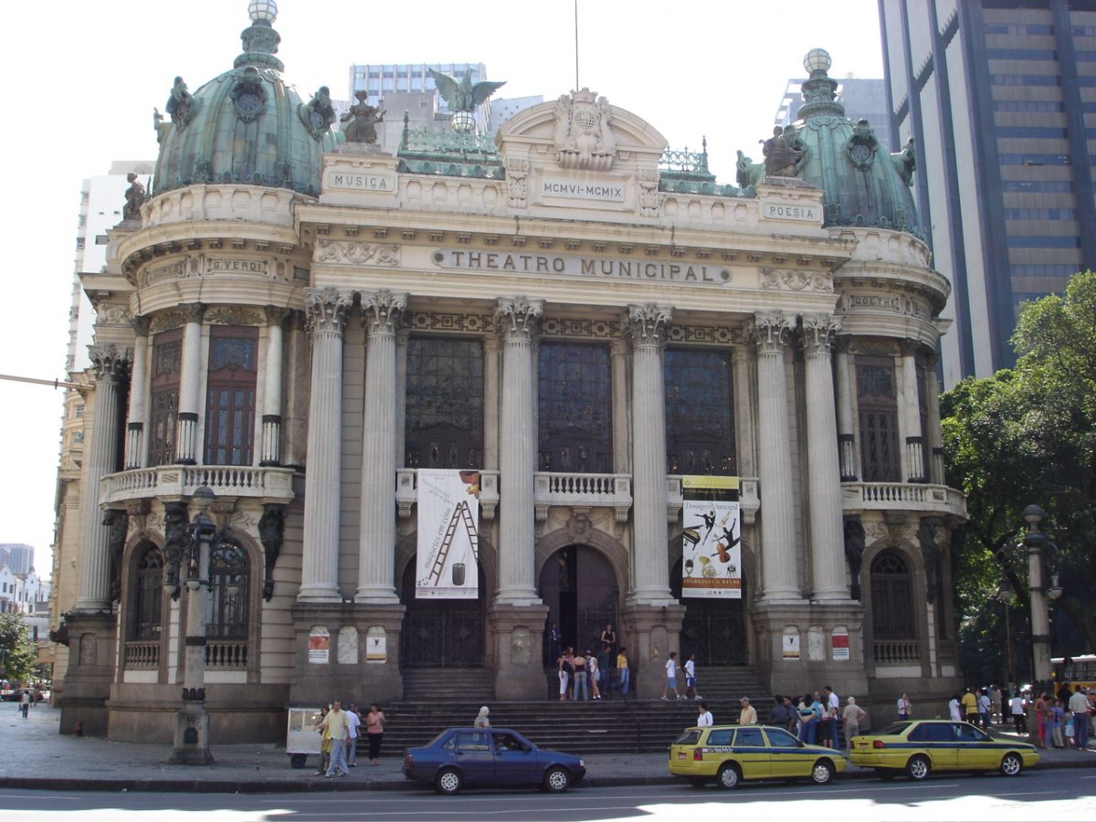 Located in the Centro district of Rio de Janeiro, near the National Library and the National Fine Arts Museum, Theatro Municipal is one of the most beautiful theatres in Brazil. 