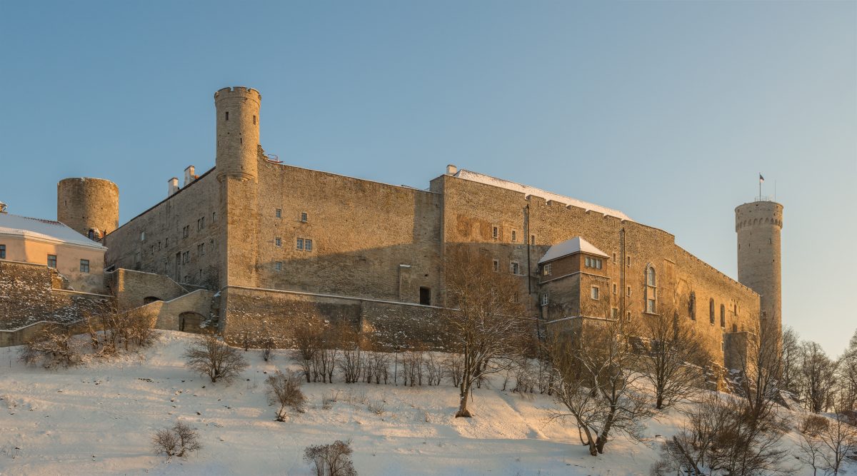 On the Toompea hill, sitting on a beautiful limestone cliff, you can find the imposing Tompea Castle.