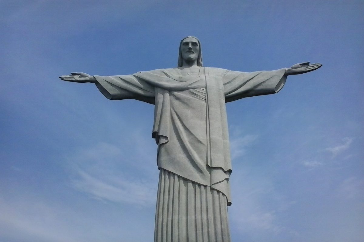 One of Rio de Janeiro’s most prominent sights, Cristo Redentor, is an Art Deco statue of Jesus Christ.