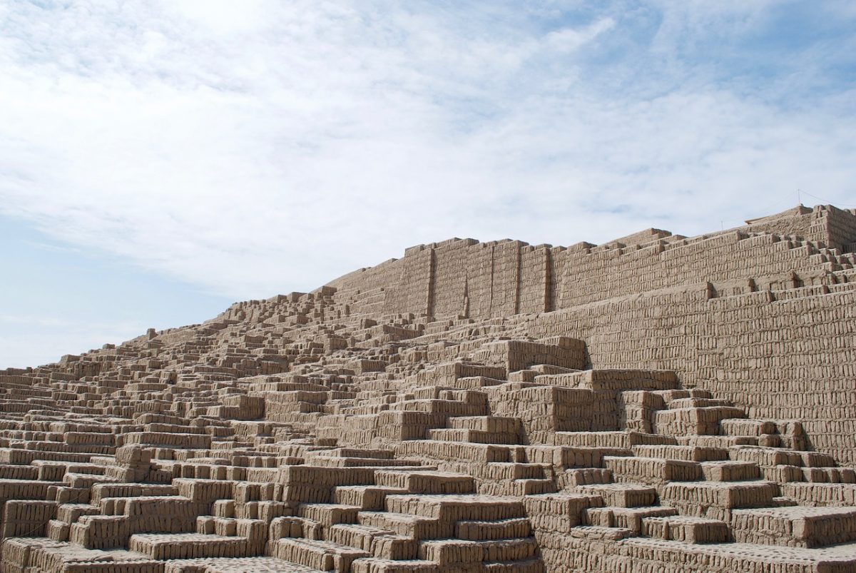 Also known as Huaca Juliana, it's a magnificent adobe and clay pyramid located in the district of Miraflores.