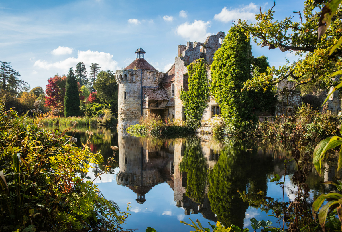 Scotney Castle: All You Need To Know In 5 Minutes scotney castle 2370212 1280 - Scotney Castle: All You Need To Know In 5 Minutes
