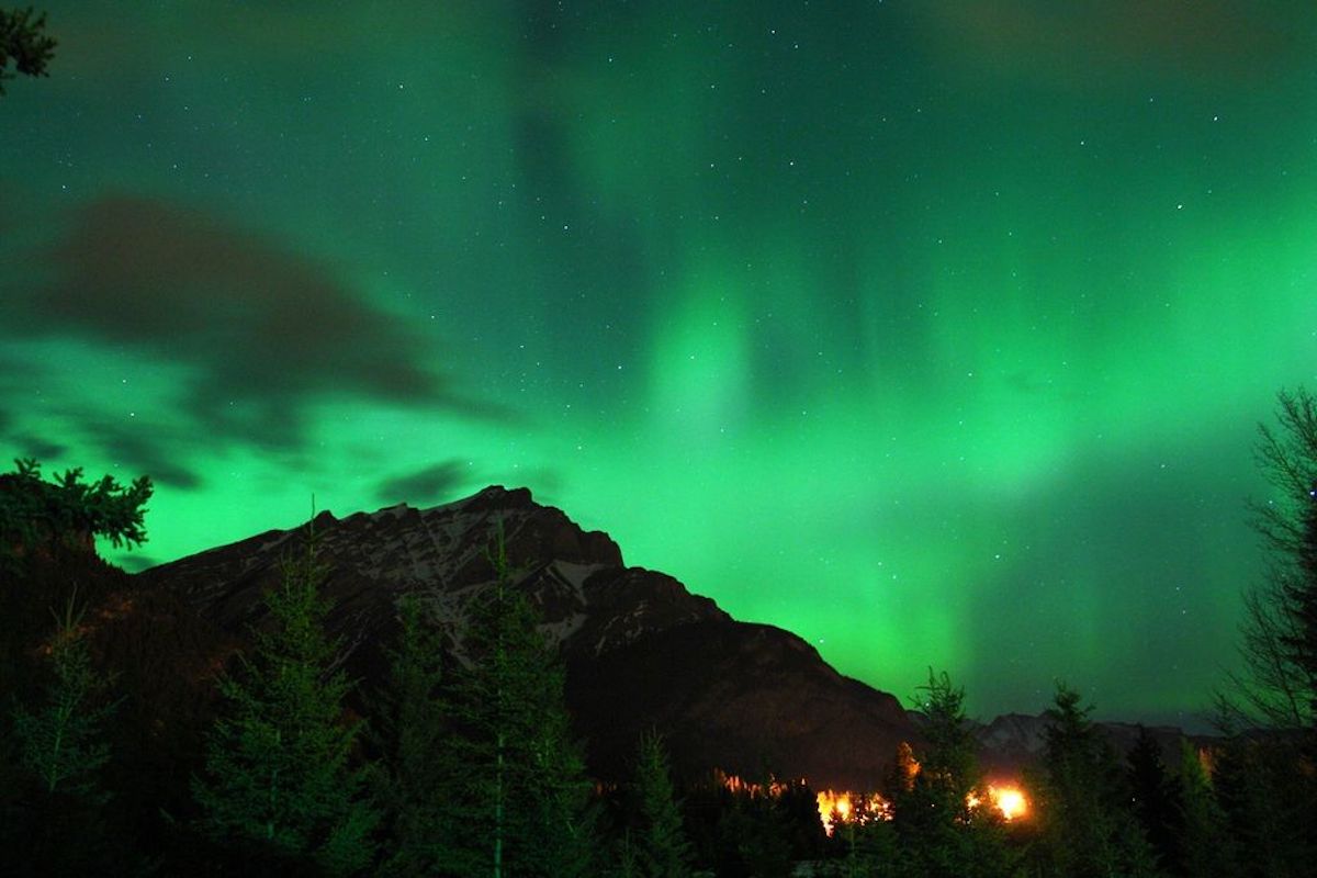 Northern Lights, Cascade Mountain in Banff, Canada