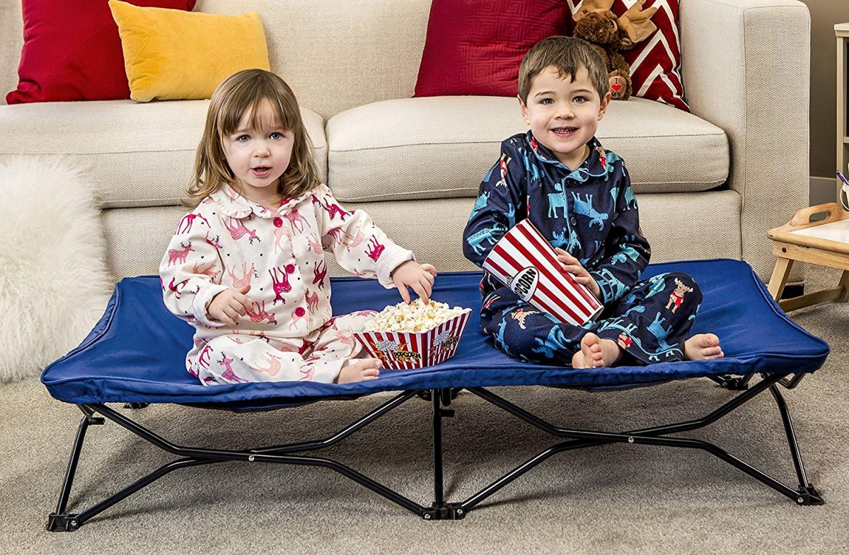 Regalo blue-colored foldable toddler travel bed Regalo blue-colored foldable toddler travel bed