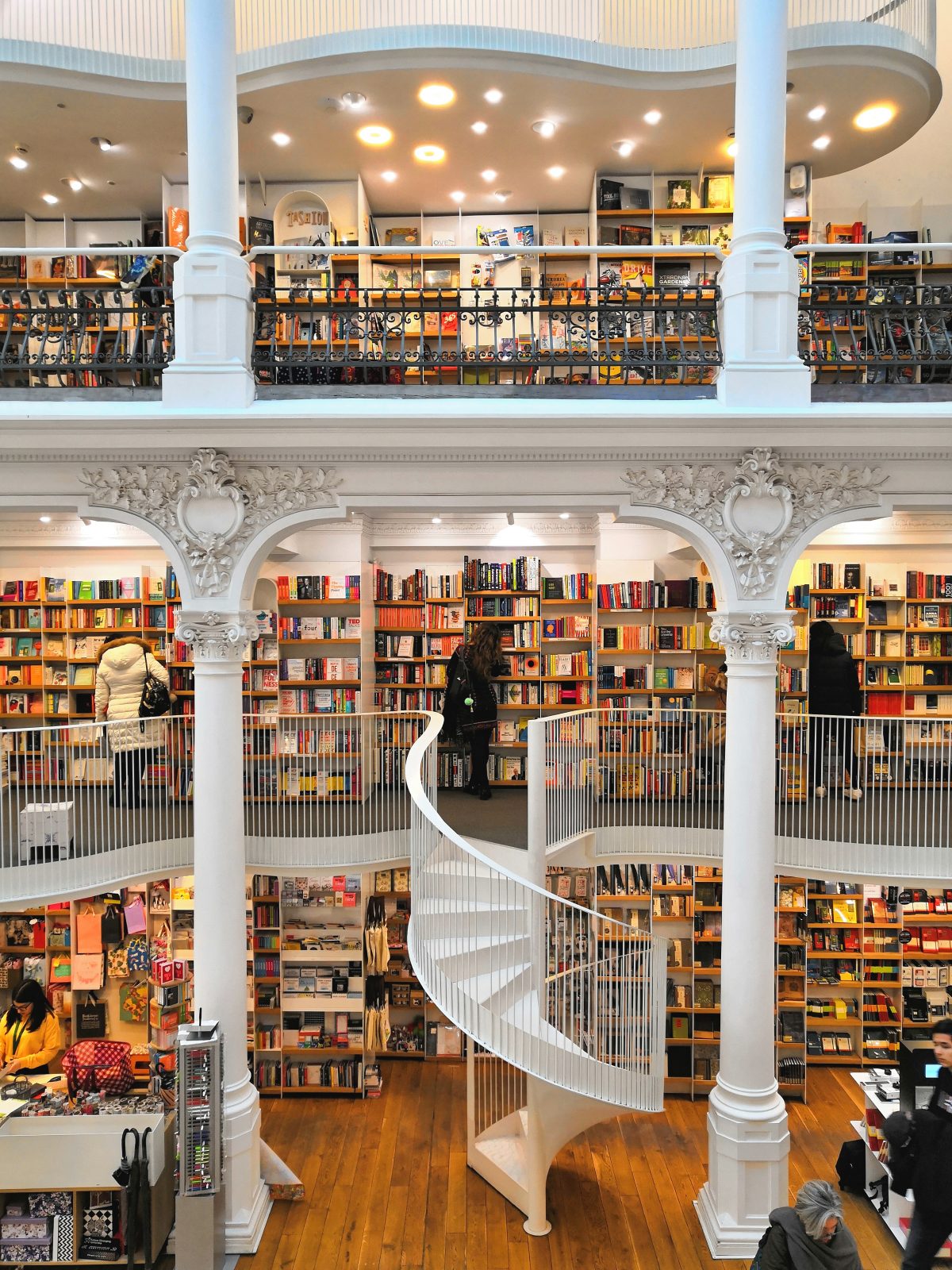 People looking at books at Carturesti Carusel