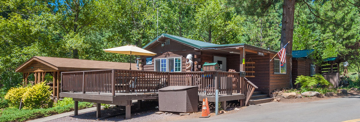 Homey entrance to North Shore Campground