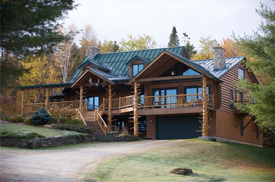 Mansion-like Moose Meadow Lodge