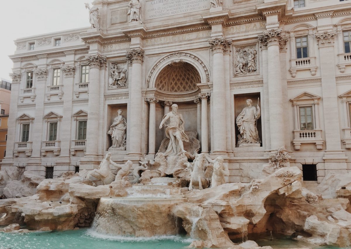 the famous trevi fountain the famous trevi fountain