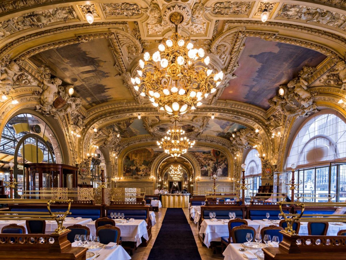 a luxurious restaurant near a station in Paris, 3 days in Paris a luxurious restaurant near a station in Paris, 3 days in Paris